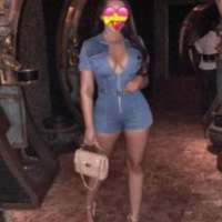 Samimi gelecek manken Özge